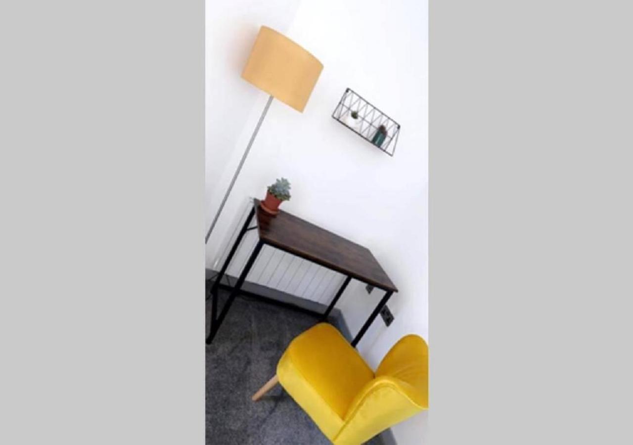 Apartment Centre Deluxe Whole Sleeps 4 D2 *